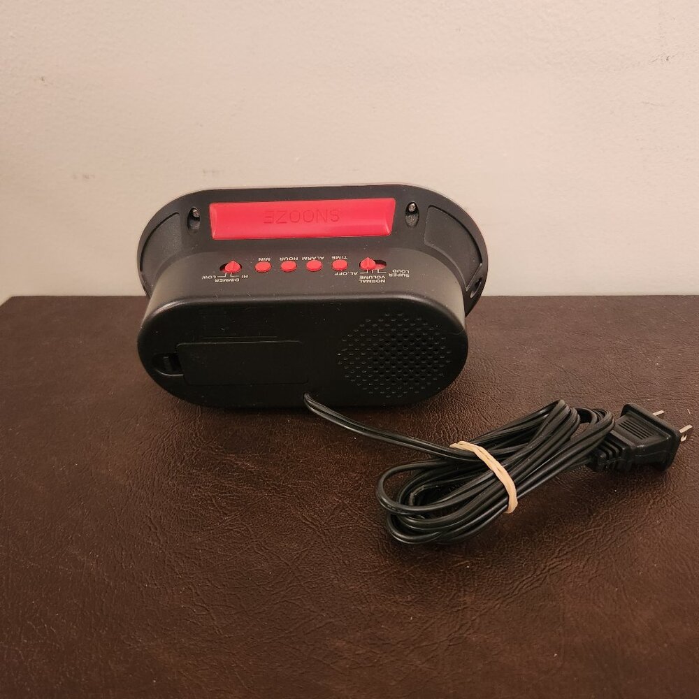 Sharp Digital Alarm Clock - Picture 4 of 5